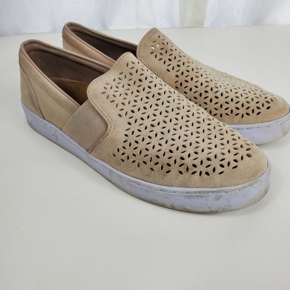 Vionic Kani Slip On Shoe Womens Size 9.5 Lazer Cut Eyelets Comfort Neutral - Picture 2 of 7